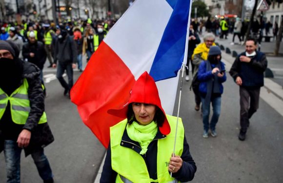 Des « gilets jaunes » normands demandent à participer au débat national à Bourgtheroulde