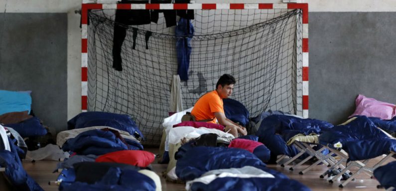 Paris: un gymnase du XVIe va héberger des migrants contre l’avis de certains élus locaux