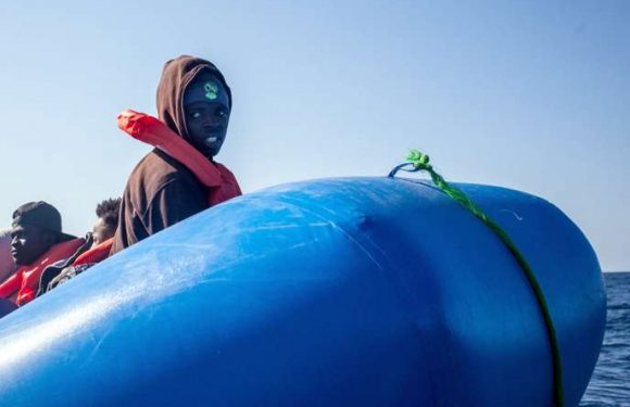 Des dizaines de personnes portées disparues après la disparition d’un canot au large de la Libye