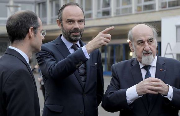 Edouard Philippe veut « frapper vite, frapper fort »