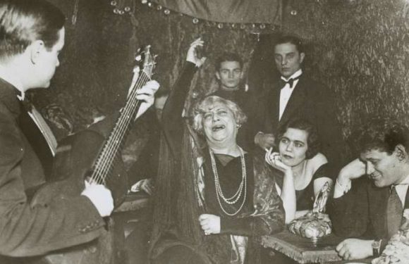 « Des Russes blancs » : destins français de réfugiés