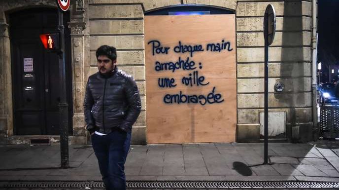 « Gilets jaunes » : questions sur les circonstances de la blessure d’un manifestant placé en coma artificiel