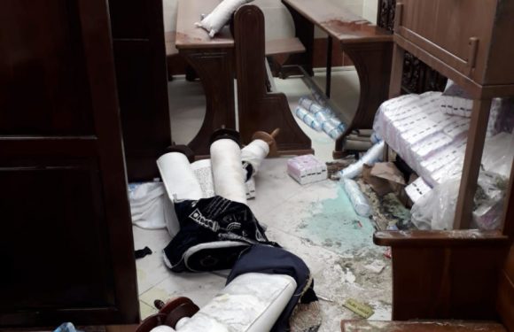 Vandals ransack Jerusalem synagogue in &lsquo;antisemitic pogrom&rsquo;