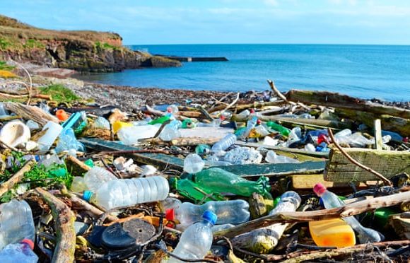 Les entreprises de l’alliance anti-plastique produisent des millions de tonnes de plastique