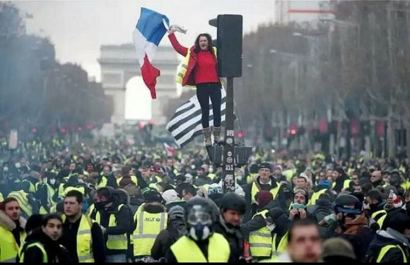 Un mort et 227 blessés dans la manif des gilets jaunes