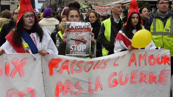 Une « marche républicaine des libertés » en soutien au gouvernement
