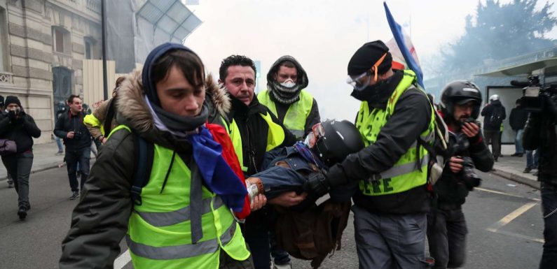 1 700 blessés depuis le début des « gilets jaunes »