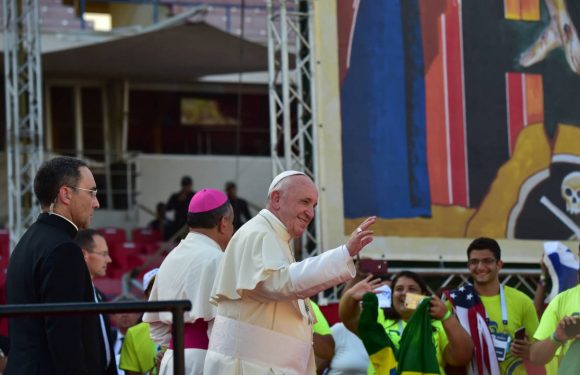 Crises politiques, violences et catastrophes s&rsquo;imposent au pape en fin des JMJ