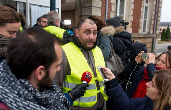 « C’est dans l’opinion plus que dans la rue que la bataille des “gilets jaunes” se joue »