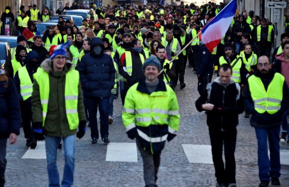 Des gilets jaunes se joignent à une commémoration de la Shoah à Lyon