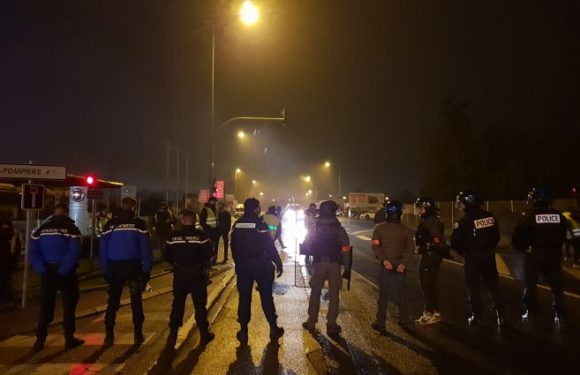 Cinquante gilets jaunes bloquent le centre d&rsquo;impression de L&rsquo;Yonne républicaine
