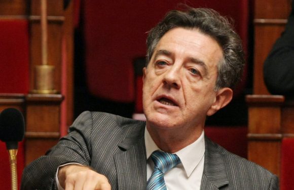 Climat : limiter les naissances «permettrait de mieux accueillir les migrants», estime Yves Cochet