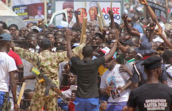 Au Nigeria, le gouvernement augmente le salaire minimum de 50%