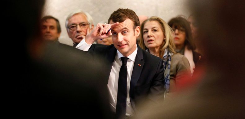 Défiant vis-à-vis du RIC, Macron brandit le spectre d’une manipulation étrangère
