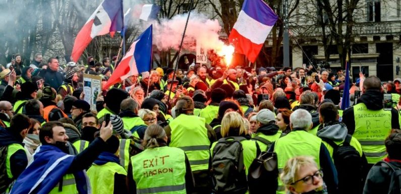 Des milliers de « gilets jaunes » manifestent à Lille