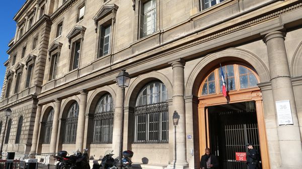 Viol au « 36 Quai des Orfèvres » : deux ex-policiers de la BRI devant les assises