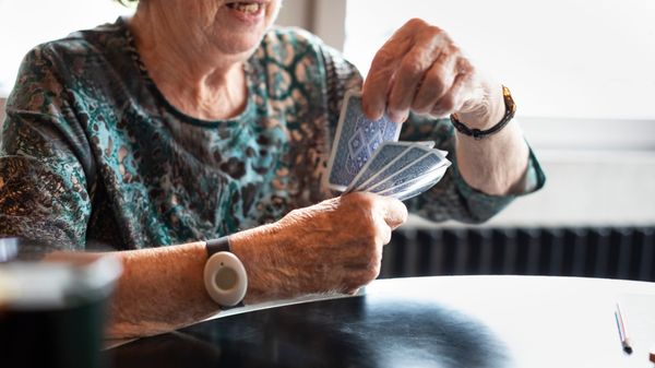 Une application pour les seniors isolés à Paris