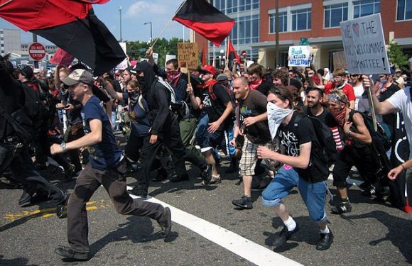 Le député El Guerrab, auteur de coups de casque sur un collègue, nommé dans une commission contre la «violence de l’extrême-droite»