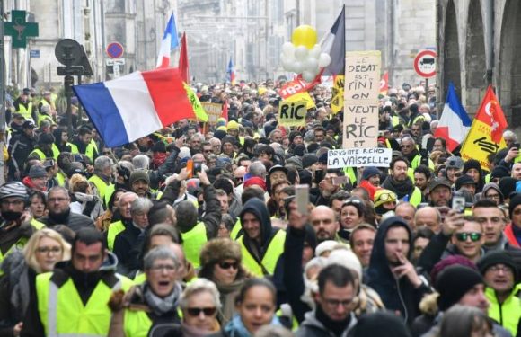 « Gilets jaunes »: après l’acte 9, place au grand débat lancé par Macron AFP•13/01/2019 à 15:40