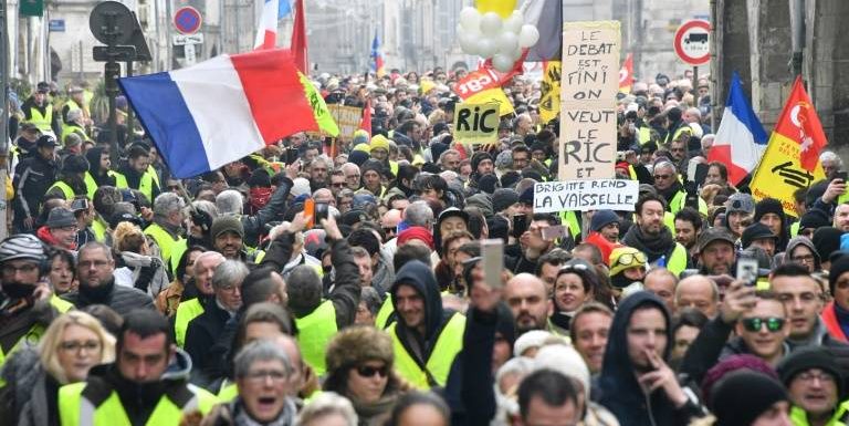 « Gilets jaunes »: après l’acte 9, place au grand débat lancé par Macron AFP•13/01/2019 à 15:40