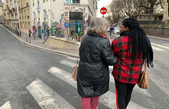 Un peu de compagnie pour les seniors isolés à Paris