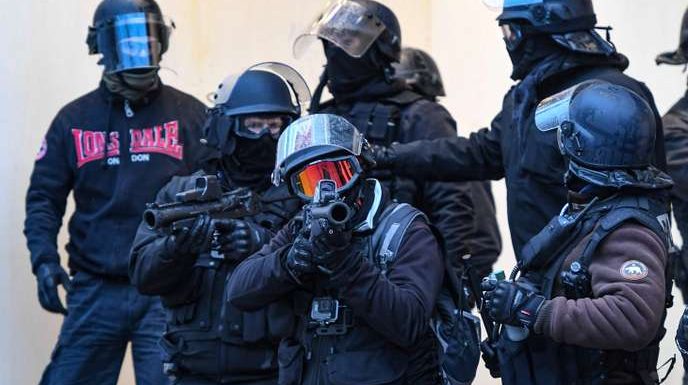 L’avenir du lanceur de balle de défense devant le Conseil d’Etat