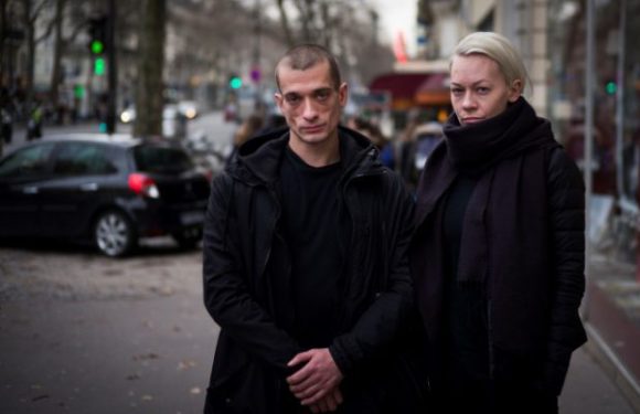 L’artiste russe ayant obtenu l’asile Piotr Pavlenski met le feu à la Banque de France (MàJ : 1 an de prison, il crie « Vive les Gilets Jaunes! »)
