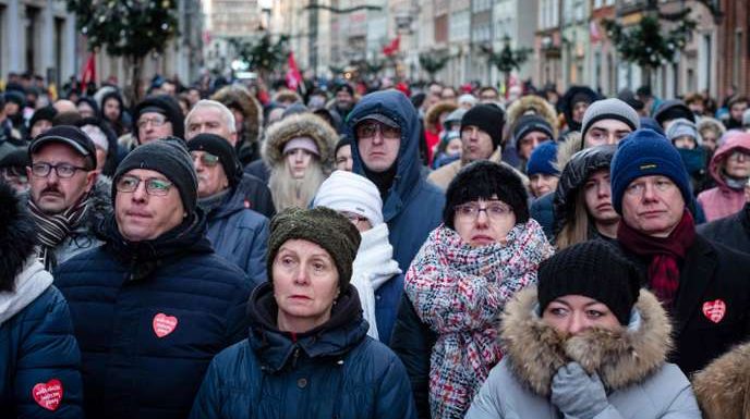 Pologne : les commémorations de l’assassinat du maire de Gdansk prennent une tournure politique
