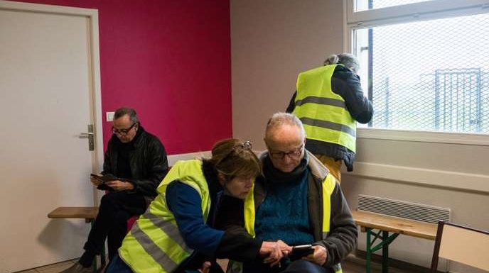 Plongée au cœur du Facebook des « gilets jaunes »