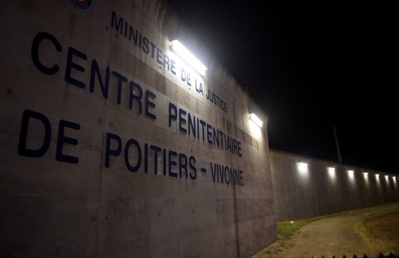 Poitiers: Un détenu «ultra-violent» agresse cinq surveillants