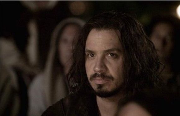 «Kaamelott» : «Nous n’avons pas besoin de figurants», rectifie d’Alexandre Astier