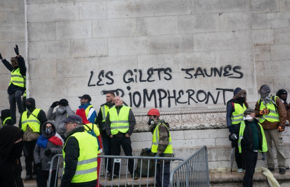 «Gilets jaunes» à Paris: Anciens gudistes, parpaing, bombes de peinture… «Nous ne sommes pas venus casser du flic!»