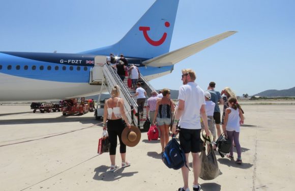 Une famille forcée de s’asseoir par terre pendant un vol d’une compagnie britannique