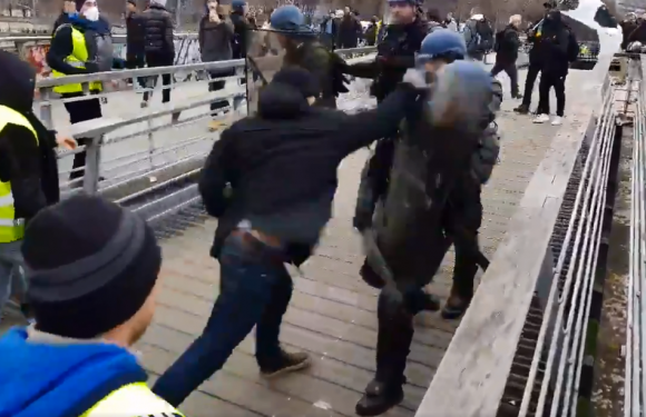 VIDEO. «Gilets jaunes»: Christophe Dettinger jugé en comparution immédiate pour «violences volontaires»