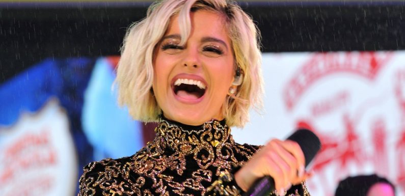 Bebe Rexha jugée trop grosse par les stylistes des Grammys…. Brad Pitt et Charlize Theron en couple ?…