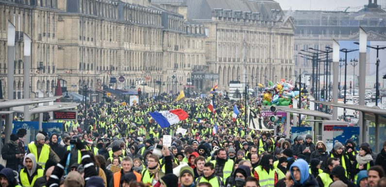«Gilets jaunes»: Le Défenseur des droits ouvre une enquête sur de possibles « atteintes à la liberté » de manifester