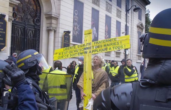 «Gilets jaunes» à Nîmes: Des échauffourées entre manifestants et forces de l&rsquo;ordre