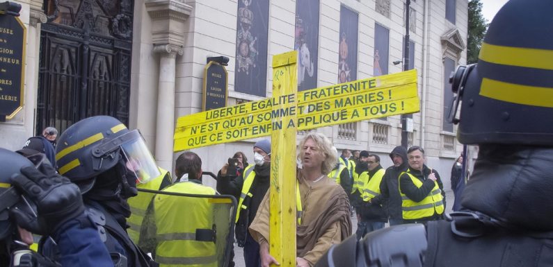 «Gilets jaunes» à Nîmes: Des échauffourées entre manifestants et forces de l’ordre
