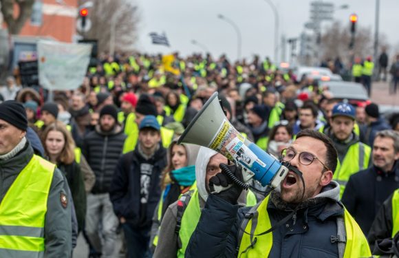 «Gilets jaunes»: 55% des Français favorables à la poursuite du mouvement