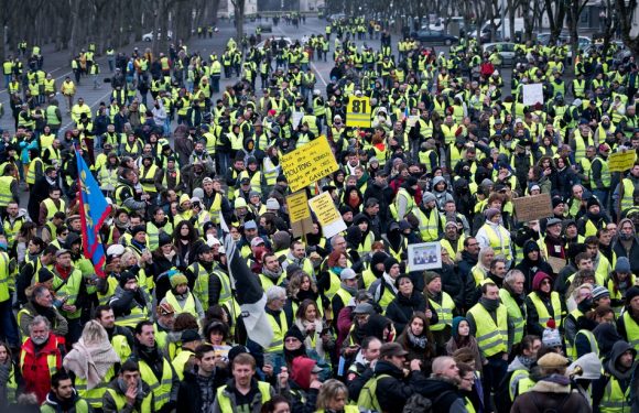 «Gilets jaunes» à Bourges: Un homme gravement blessé lors de la manifestation, une enquête est ouverte