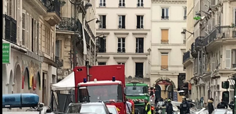 Explosion à Paris: Au lendemain du drame, les pompiers sécurisent le secteur