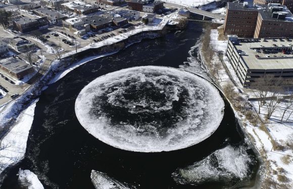 VIDEO. L&rsquo;hypnotisant disque de glace géant qui s&rsquo;est formé dans une rivière américaine