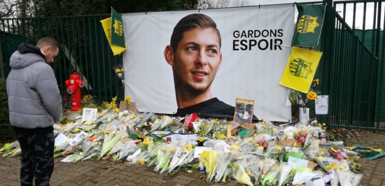FC Nantes: Les fleurs et objets en hommage à Emiliano Sala transférés de la Jonelière à la Beaujoire