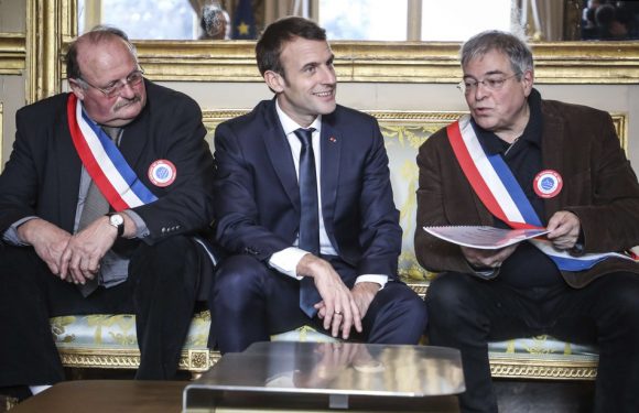 AUDIO. «Minute Papillon!»: Emmanuel Macron devant les maires, procès de policiers et éclipse totale de lune