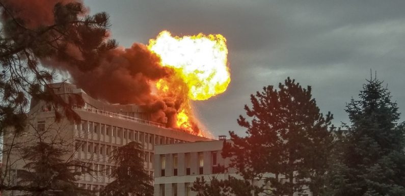 VIDEO. Lyon: Spectaculaire explosion et violent incendie sur le campus de Doua
