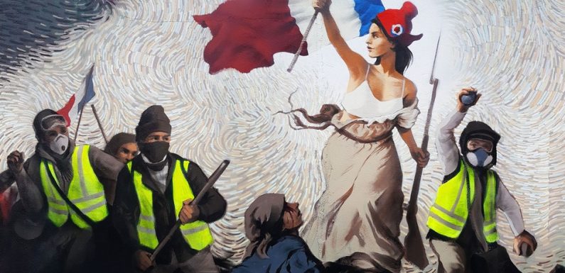 Paris: Un street artist réalise une fresque de «La Liberté guidant le peuple» de Delacroix version «gilets jaunes»