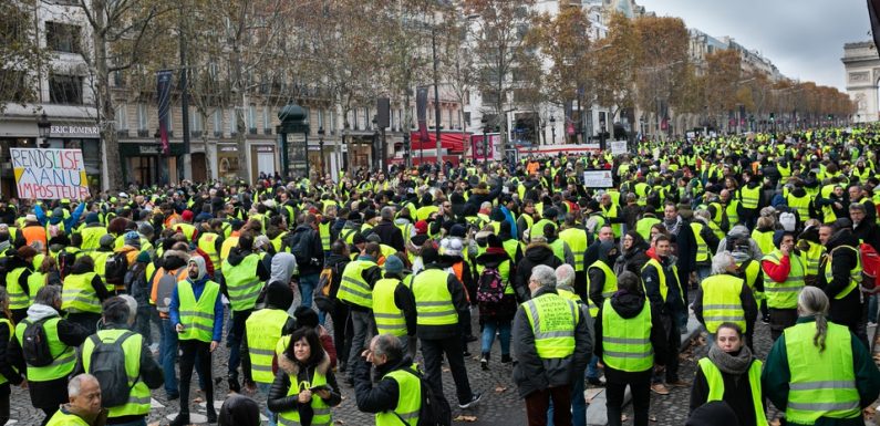 Grève, «nuit jaune», site, liste… Comment les «gilets jaunes» s’organisent pour durer