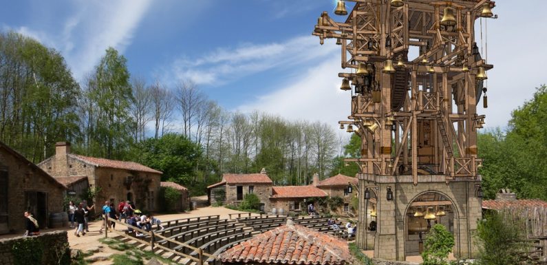 Vendée: Ça y est, la première pierre du Puy du fou espagnol vient d’être posée