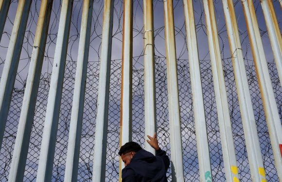 VIDEO. «On est passé des murs de maintien de la paix à des murs « anti »… migrants»
