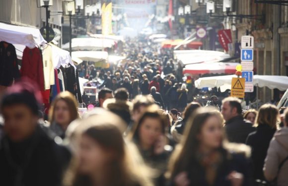 AUDIO. «Minute Papillon!»: Humour sexiste, armes des forces de l&rsquo;ordre, Véronique Sanson évoque le cancer